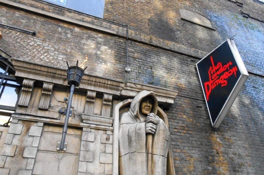 London: Harry Potter Walking Tour & the London Dungeons - A Detailed Breakdown of the Tour Experience