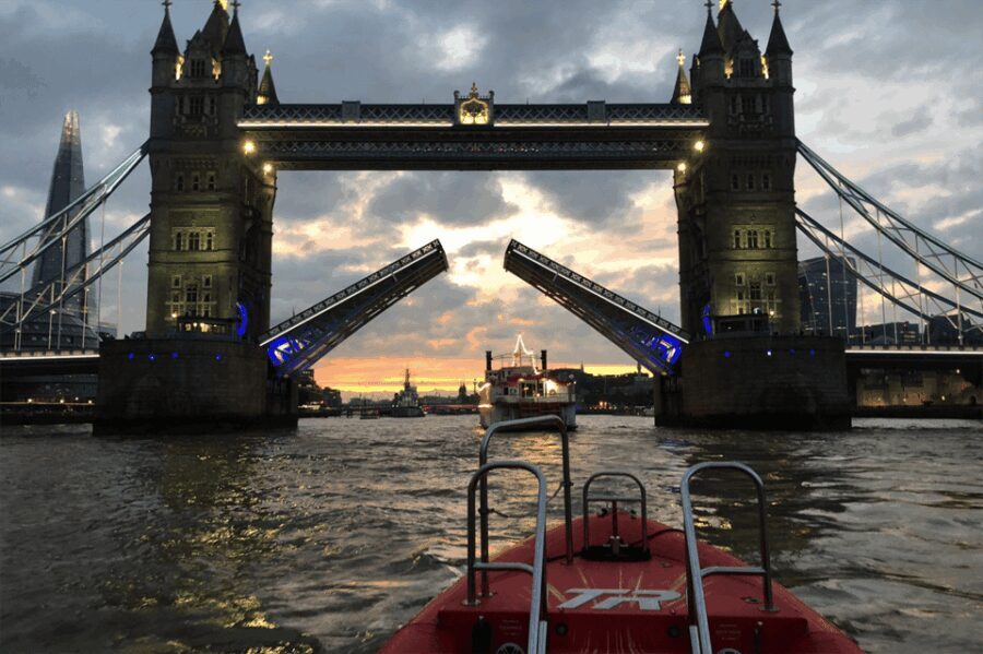 London: River Thames Sunset Speedboat Experience with Drink - Authentic Experiences and Visitor Feedback