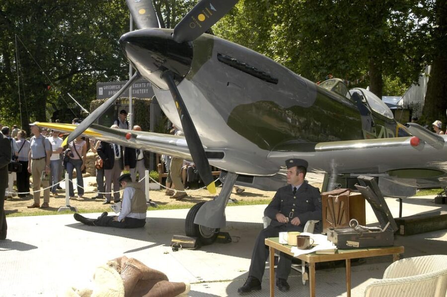 London: Spitfire Cockpit Experience - The Itinerary in Detail