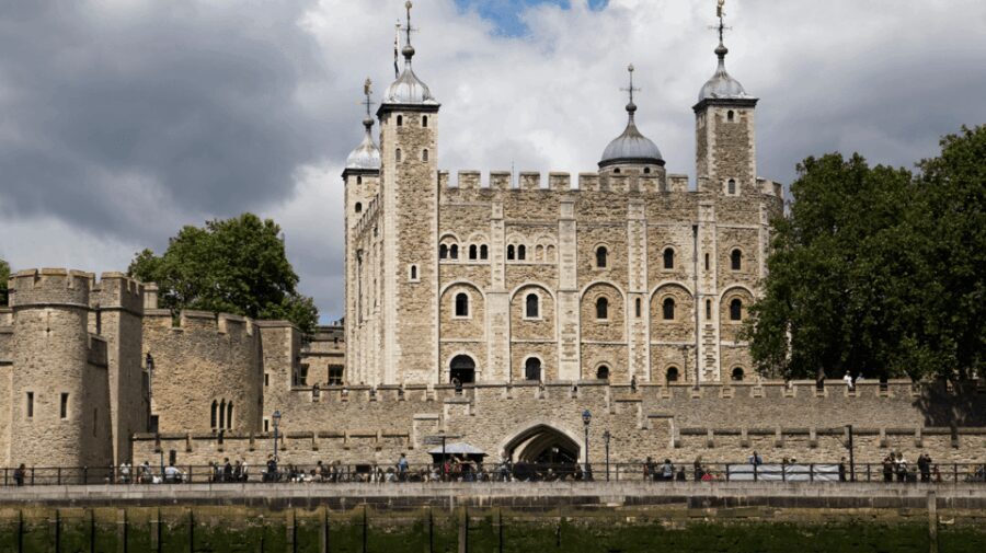 London: Tower of London Guided Tour and Nearby Rickshaw Ride - The Practicalities: What to Know Before You Book