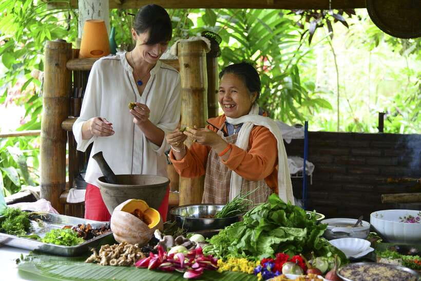 Luang Prabang: Cooking Class at the Former Royal Palace - The Itinerary in Detail