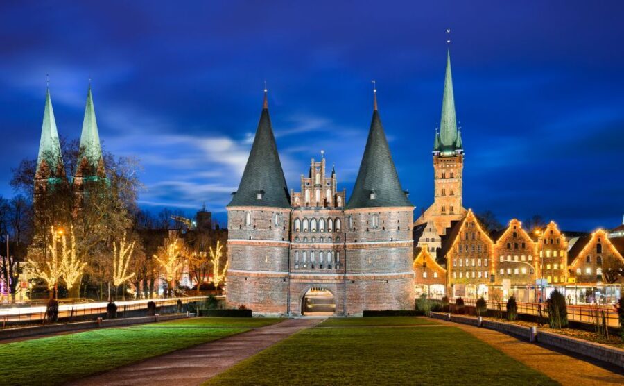 Lübeck: Christmas Market and Historical City Tour - Practical Details and Tips