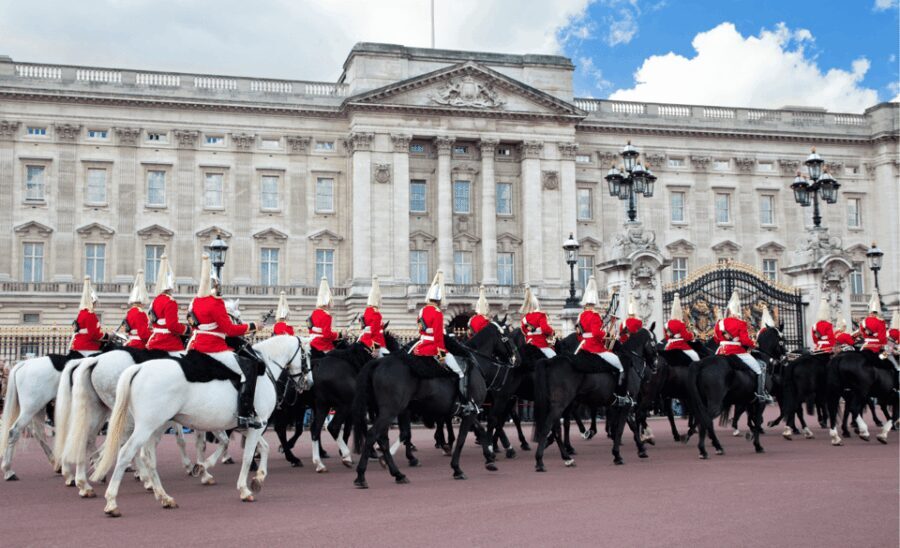 LUXURY CHAUFFEUR-DRIVEN TOURS OF LONDON - Authentic Experiences and Tips