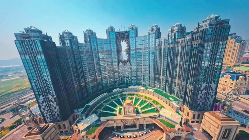 Macau: Golden Reel Figure-8 Ferris Wheel Ticket - What Is the Golden Reel Figure-8 Ferris Wheel?