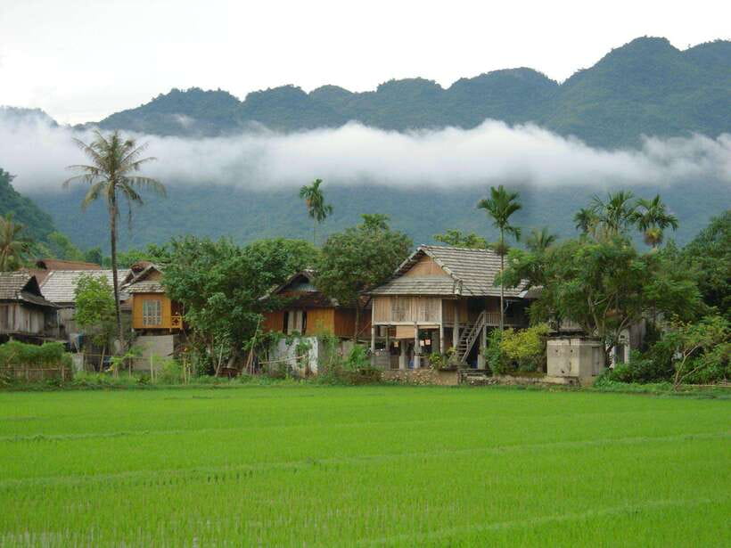 MAI CHAU - HOA BINH FULL DAY GROUP TOUR BY LIMOUSINE - Itinerary Details