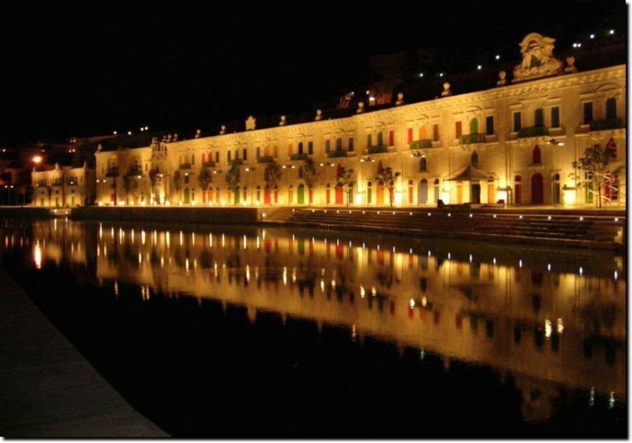 Malta: Marsamxett Harbour and Grand Harbour Cruise by Night - The Experience in Detail