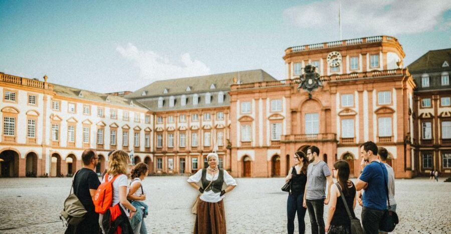 Mannheim, guided costume tour: Hangmen, Witches, Huguenots - The Value for Travelers