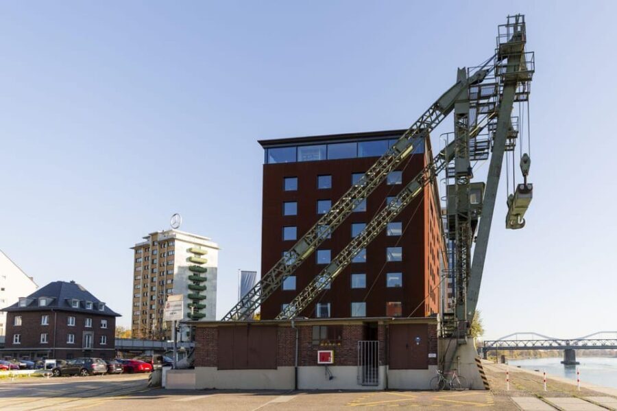 Mannheim, guided walking tour: Industrial culture at the commercial port - Exploring Mannheim’s port area