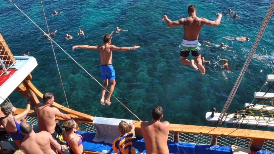 Marmaris: Boat Trip w/Lunch, ansfer & Unlimited Drinks - Exploring the Bays and Natural Wonders