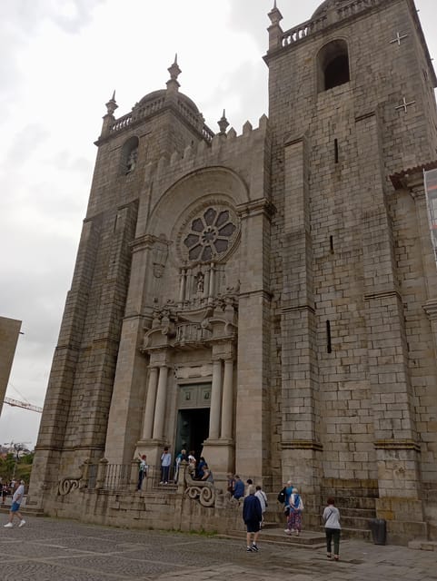 Monumental and historical Oporto with the Stock Exchange Palace - The Real Value of This Tour