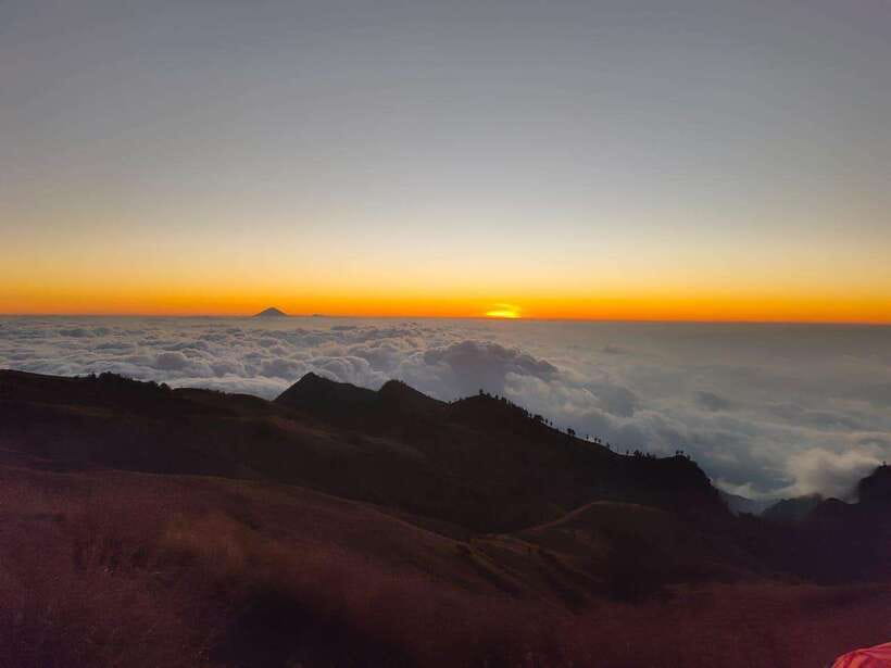 Mount Rinjani:Senaru Crater Rim 2 Day / 1 Night Private Tour - The Trek: What to Expect from the Rainforest to the Crater Rim