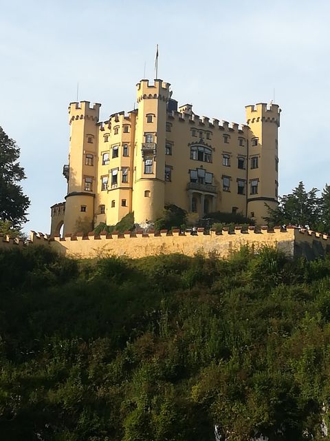 Munich: Neuschwanstein Castle and Linderhof Palace Day Trip - Detailed Breakdown of the Itinerary