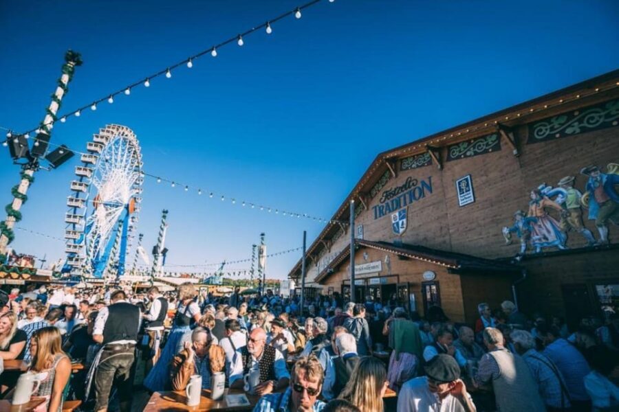 Munich: Oktoberfest Big Beer Tent Evening including table reservation - Key Points