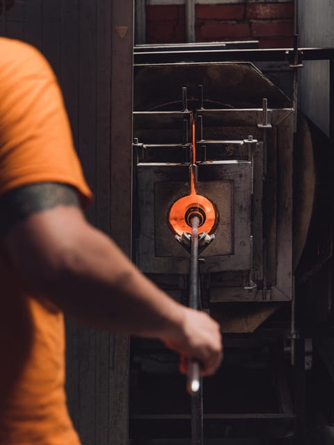 Murano: Glassblowing Workshop for Beginners - Group Size and Atmosphere