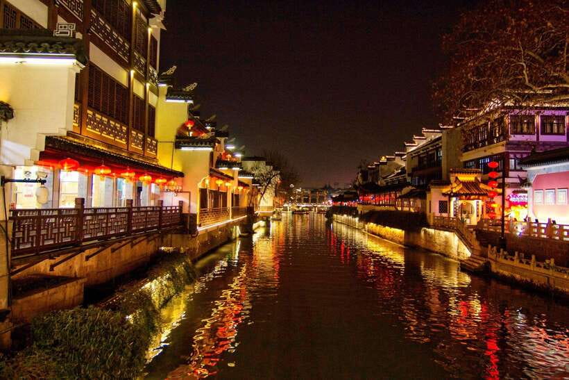 Nanjing: Night Cruise on Outer Qinhuai River for Adults - Why Choose This Night Cruise?