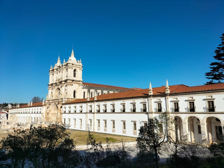 Nazaré, Óbidos & Alcobaça: Full-day Private Tour from Lisbon - The Highlights in Detail