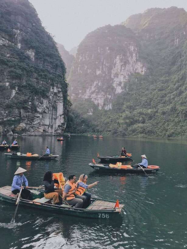 Ninh Binh : Bai Dinh Pagoda, Trang An, and Mua Cave Tour - Highlights of Mua Cave