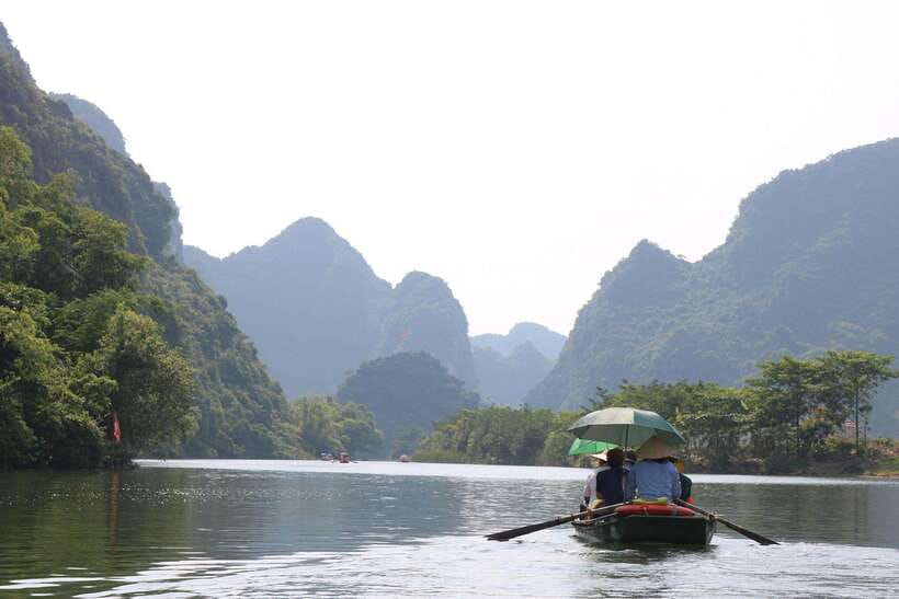 Ninh Binh Luxury Tour: Hoa Lu, Mua Hike, Tam Coc Boat - Itinerary Highlights
