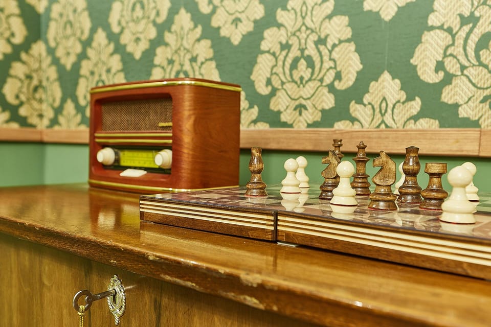 Nürnberg: Sherlock's Case Escape Room Game - How the Booking and Experience Work