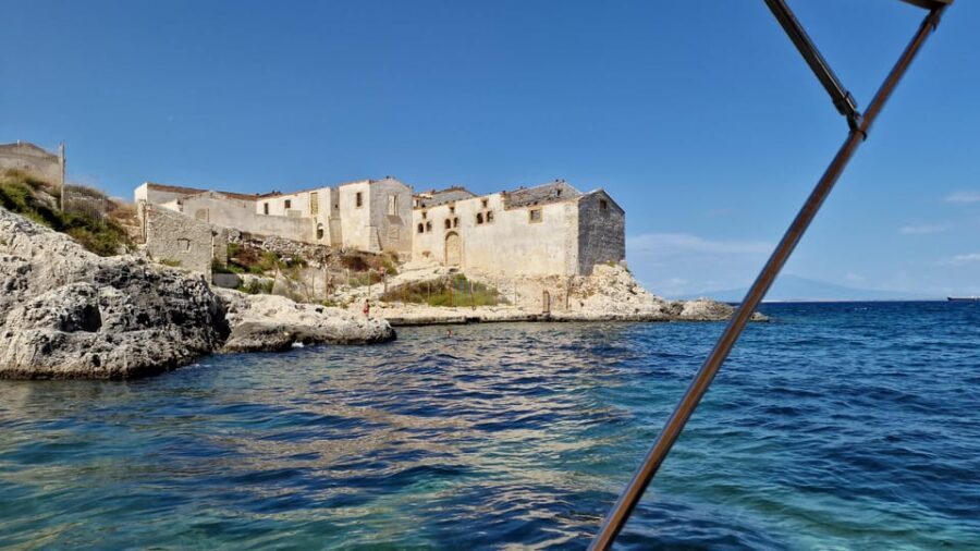 Ortigia boat excursion - Beautiful Stops Along the Coast