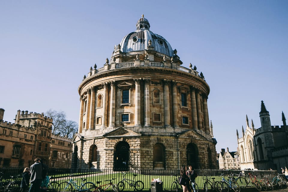 Oxford: University of Oxford Student-led Walking Tour - Analyzing the Value