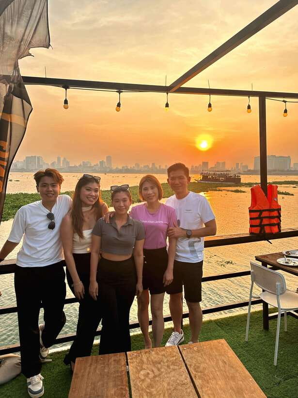 Phnom Penh: Sunset Cruise with freeflow beers & BBQ buffet - Why This Sunset Cruise Stands Out