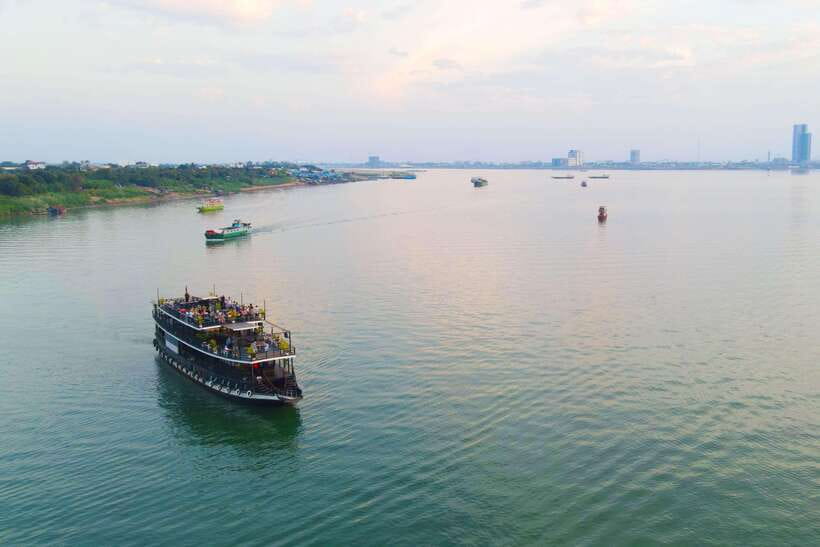 Phnom Penh: Sunset Dinner Cruise with English Speaking Guide - What’s Included and What’s Not