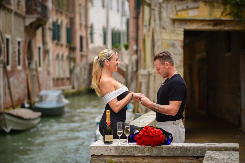Photoshoot in Venice: Your Story, Our Lens - Book Now! - Capture Your Unforgettable Moments