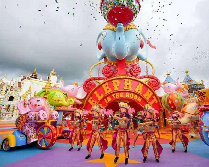 Phuket: Carnival Magic Show Royal Seat With Dinner - Event Overview