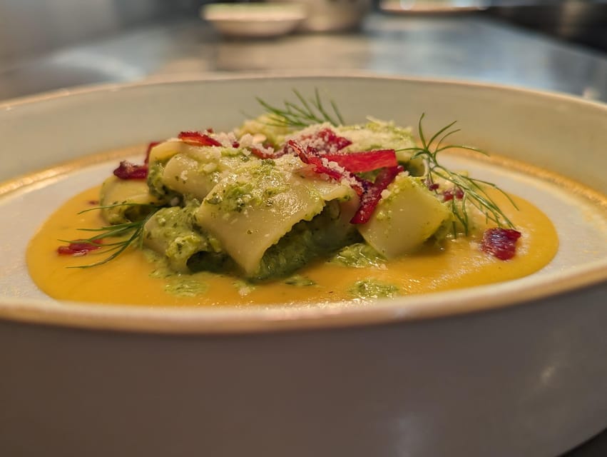 Pienza: Easter Lunch at Podere Spedalone - Dining Experience