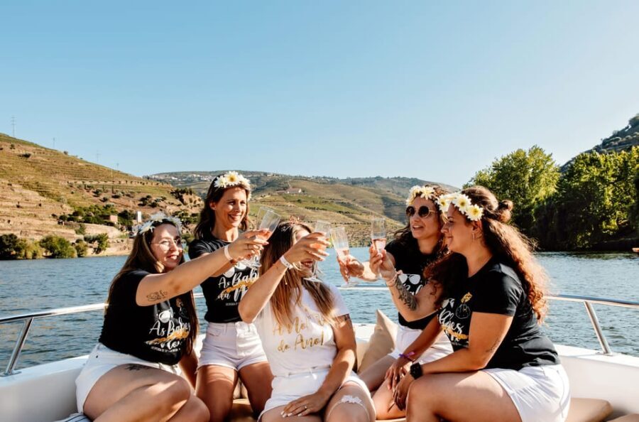 Pinhão: 1 Hour SUNSET Cruise with Sparkling Wine - Price and Value: Is It Worth It?