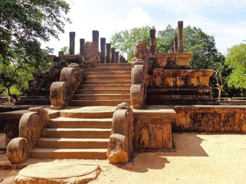 Polonnaruwa: Private Guided Cycling Tour - Learning from a Local Expert