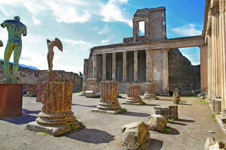 Pompeii: Entry Ticket & Guided Tour With an Expert Historian - Guided Tour Details