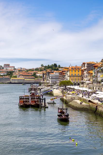 Port: Photo sessions in the city of Porto for groups or individuals. - What’s Included and How It Works