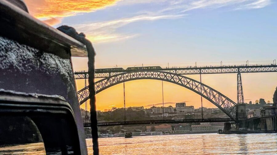 Porto: 6 Bridges and Sunset Boat Cruise with Welcome Drink - Authentic Reviews in Action