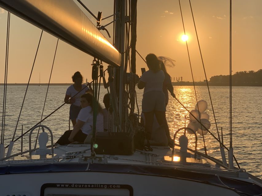 Porto Douro River Cruise: Sunny Day & Peaceful Sunset - The Experience in Detail