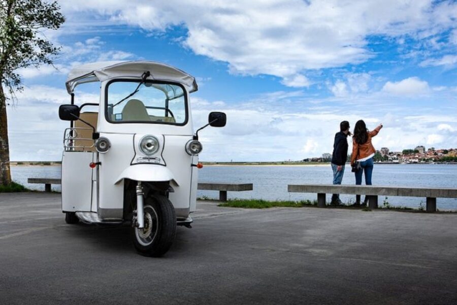Porto Half Day Tuk Tuk Tour Clérigos, Seaside and Viewpoints - The Itinerary: What You’ll See and Do