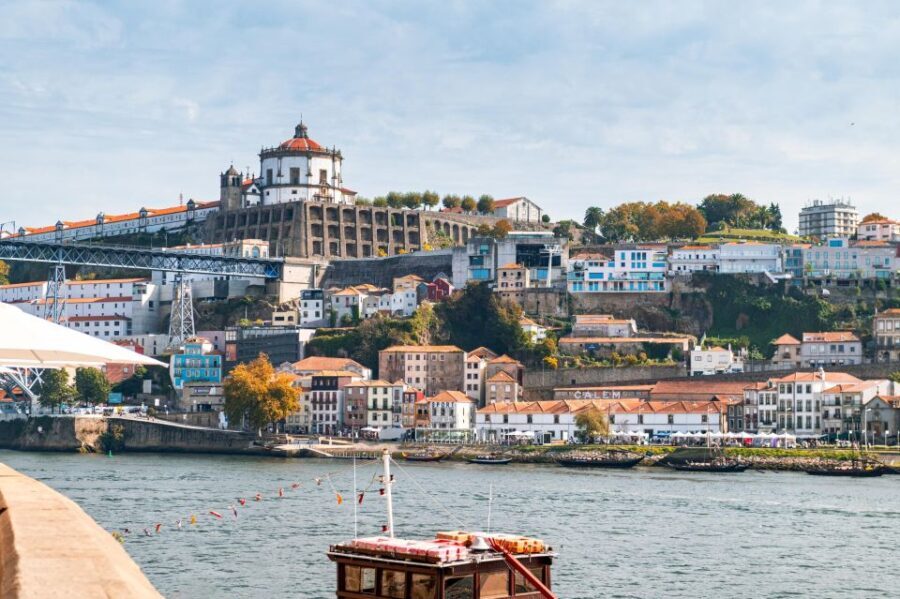 Porto Walking Tour of the city centre in small-groups - The Itinerary Breakdown: Why Each Stop Matters