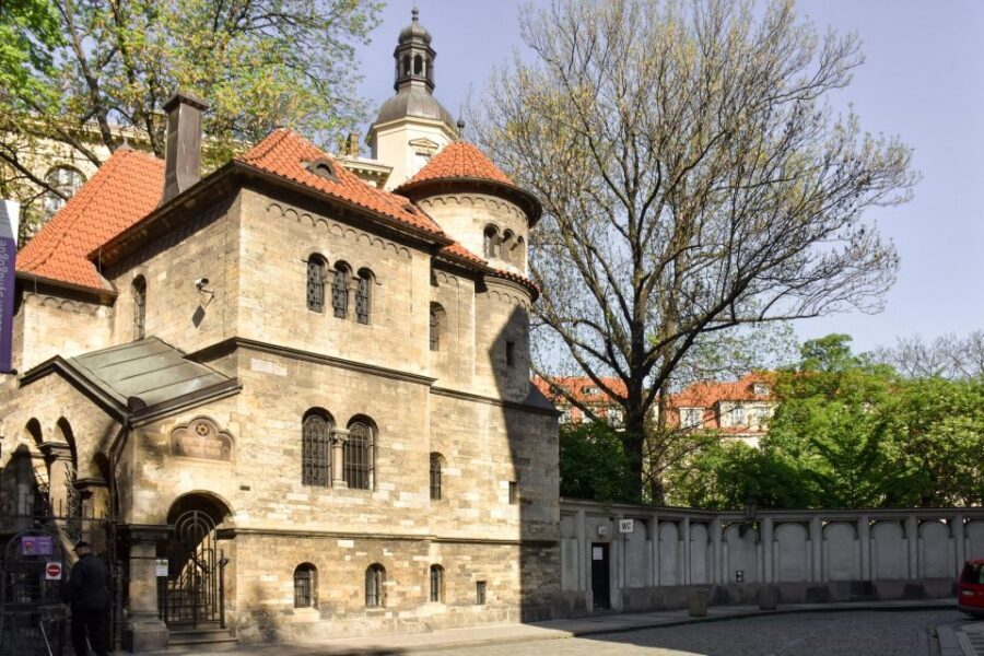 Prague: Jewish Quarter Ticket with optional Audio Guide - Exploring the Jewish Quarter: What to Expect
