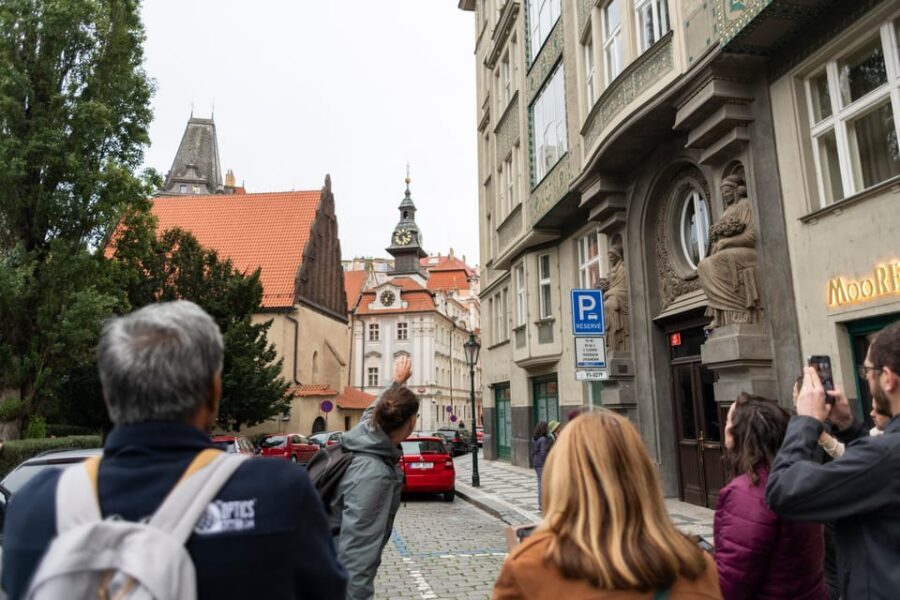Prague: Old Town, Jewish Quarter & Astro Clock Walking Tour - What Youll Gain from This Tour