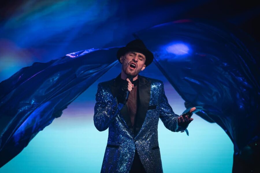 Prague:Breathtaking Cabaret Show with 4-Course Dinner Option - The Experience: What to Expect during the Show