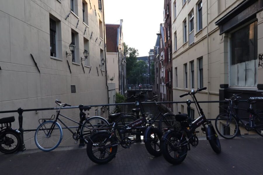 Private E-bike tour of Amsterdam - Exploring the Itinerary: From Countryside to City Center