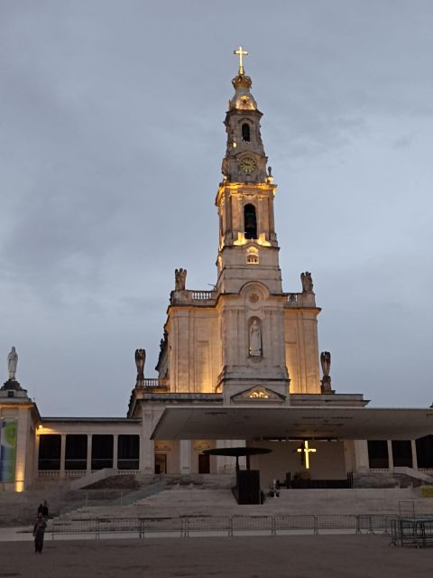 Private Fátima Tour: Fátima- Nazaré- Óbidos - Discovering Fátima: Portugal’s Sacred Heart