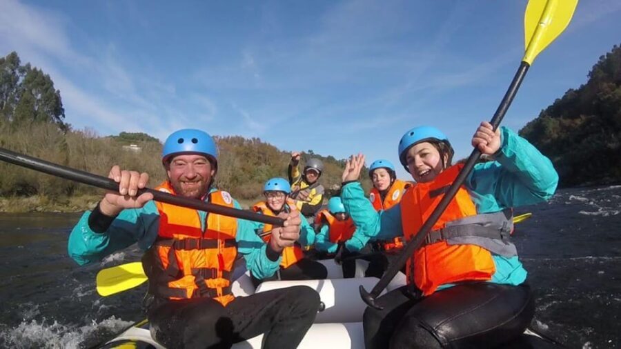 RADICAL ADVENTURE IN MELGAÇO: RAFTING ON THE MINHO RIVER - The Experience of the Guides and Facilities