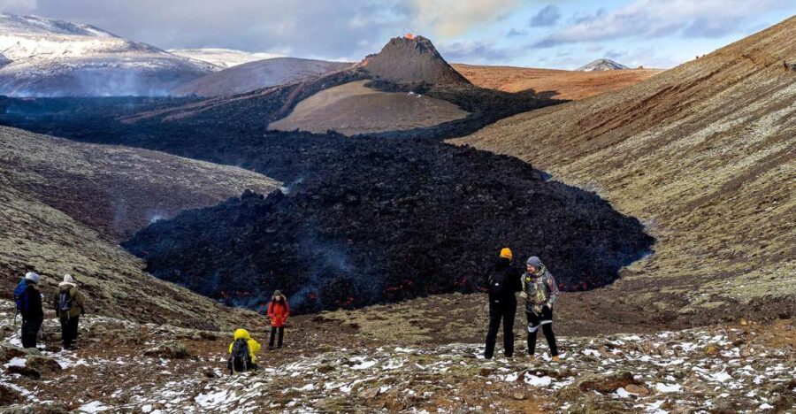 Reykjavík: Volcano Hike, Visit Grindavík and Blue Lagoon - What to Pack and Consider