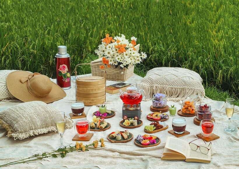 Rice Paddy Elegance: Gourmet Breakfast or High Tea in Ubud - The Venue and Decor