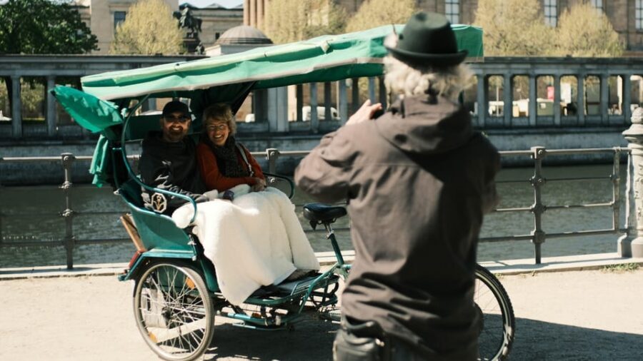 Rickshaw private driver, shared Guide Berlin Highlights - Why Choose a Rickshaw Tour in Berlin?