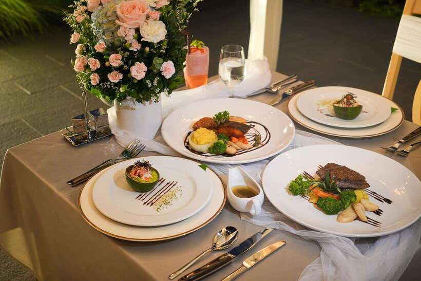 Romantic Dinner - Kalanan Riverside Resort - Setting and Atmosphere