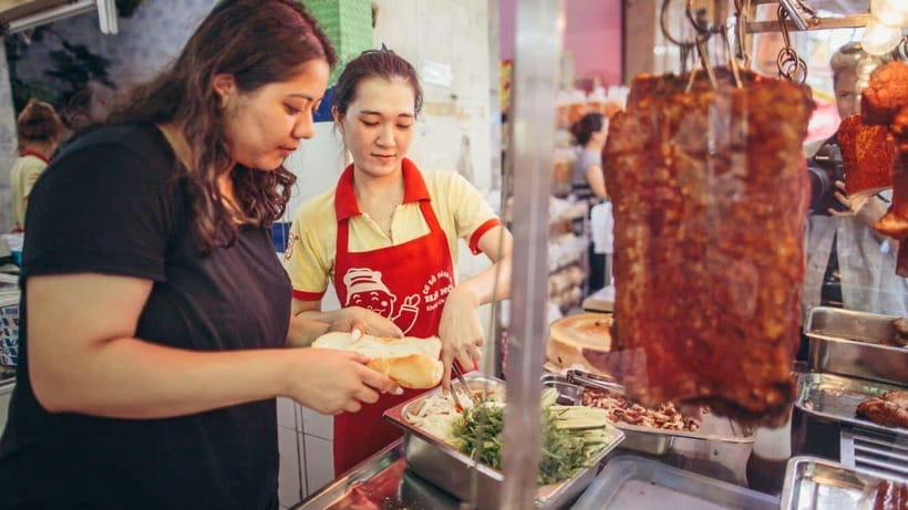 Saigon at Sunset: Ultimate Street Food Experience - Itinerary Highlights