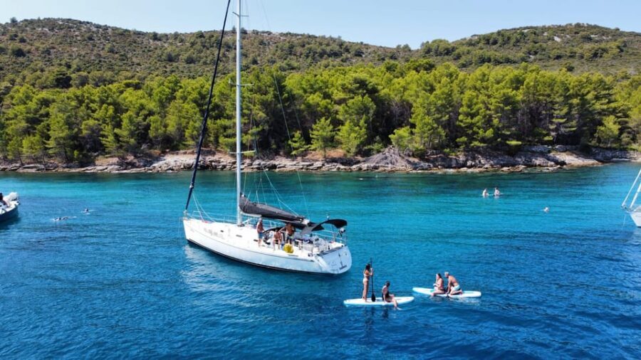 Sailing Island hopping with drinks - The Bay and Water Activities